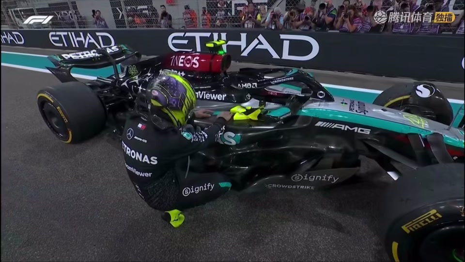 开云体育APP下载-红牛车队绝杀法拉利，汉密尔顿扛起全队