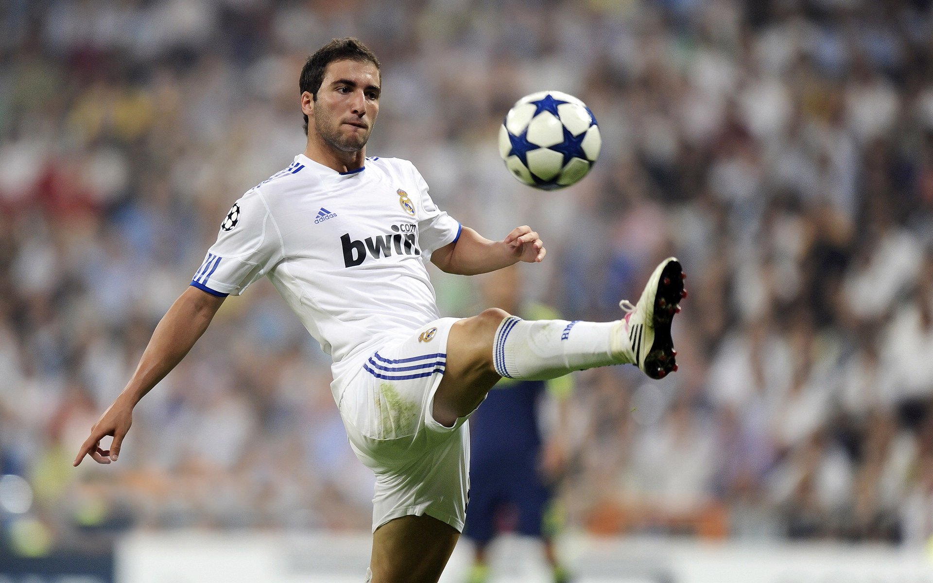 威尔士冲垮贝蒂斯,当基耶萨在废墟上完成自我救赎